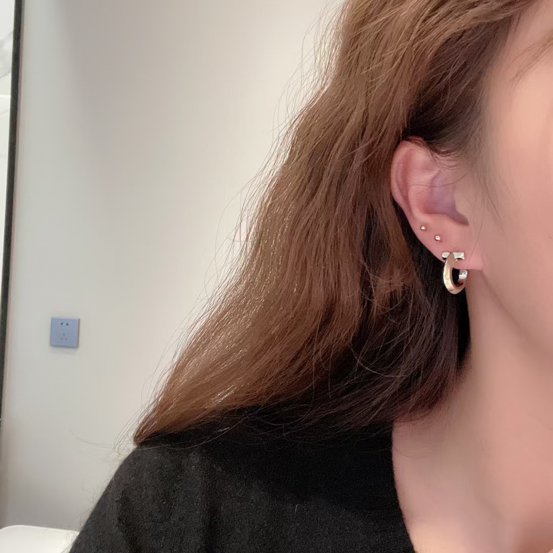 Replica Tiffany T T1 Hoop Earrings