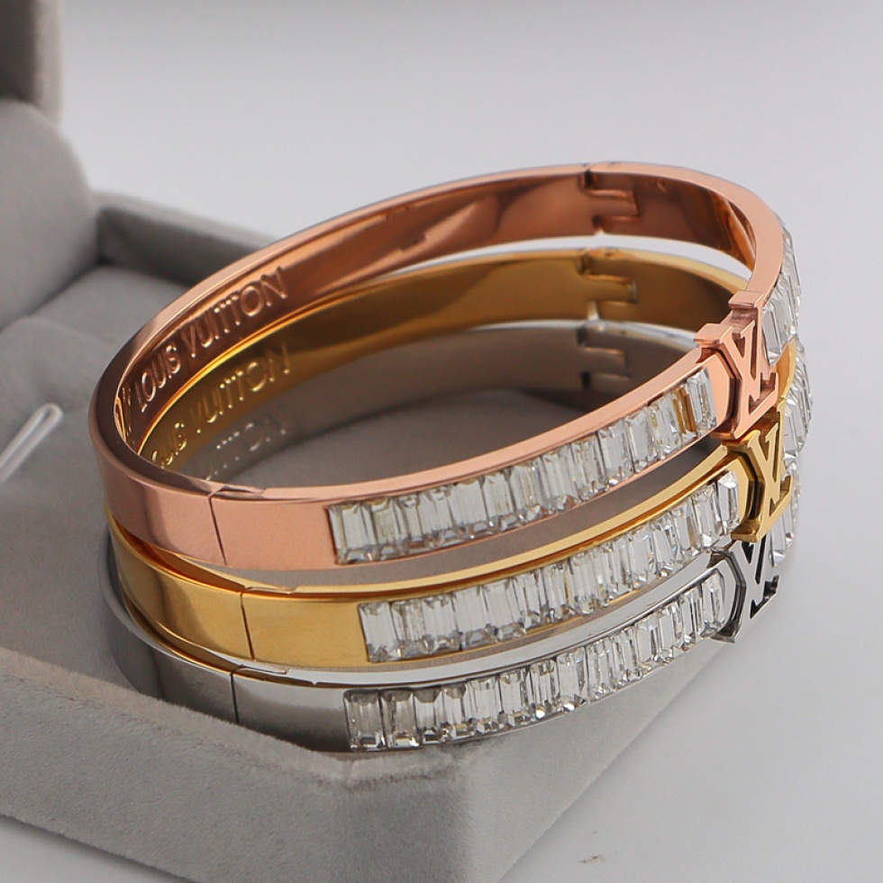 Replica LV full diamond bracelet classic European and American fashion new titanium steel bracelet couple accessories