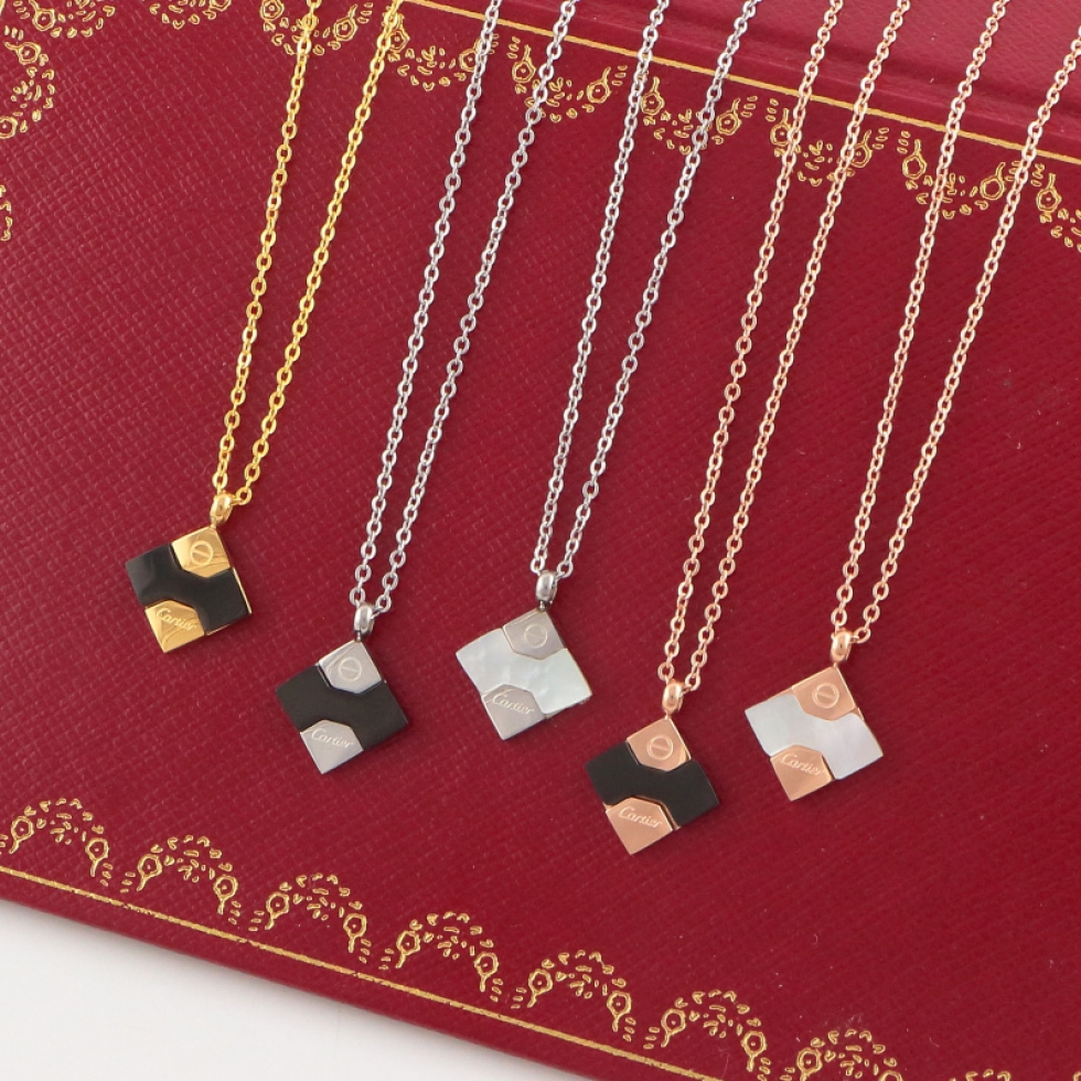 Replica Cartier Rhombus Black and White Shell Alphabet Necklace