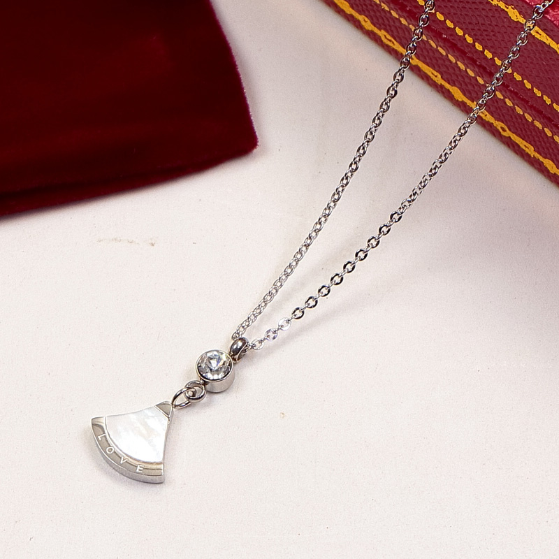 Replica Cartier dynamic little fan necklace popular clavicle chain