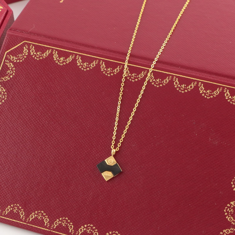 Replica Cartier Rhombus Black and White Shell Alphabet Necklace