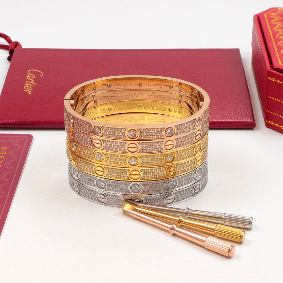 Replica Cartier five-generation full diamond full star bracelet