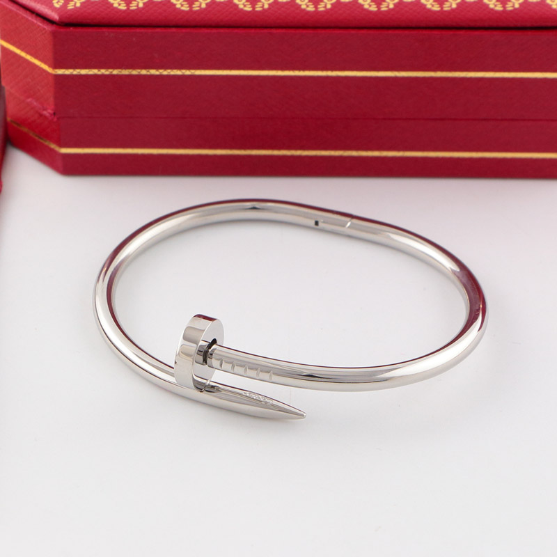 Replica Cartier engraved nail bracelet