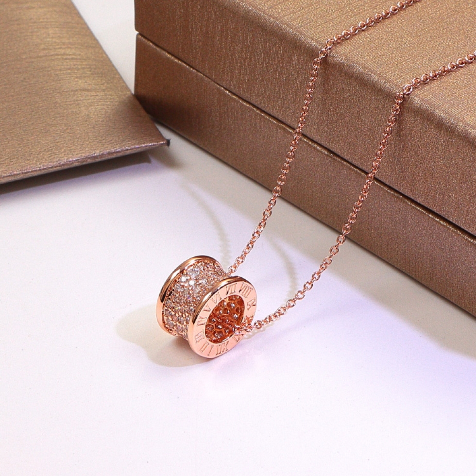 Replica Bvlgari Full Diamond Roman Numeral Circular Short Chain Women's Diamond Necklace