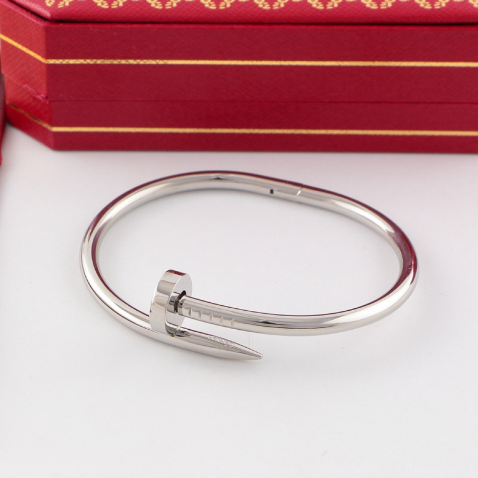 Replica Cartier engraved nail bracelet