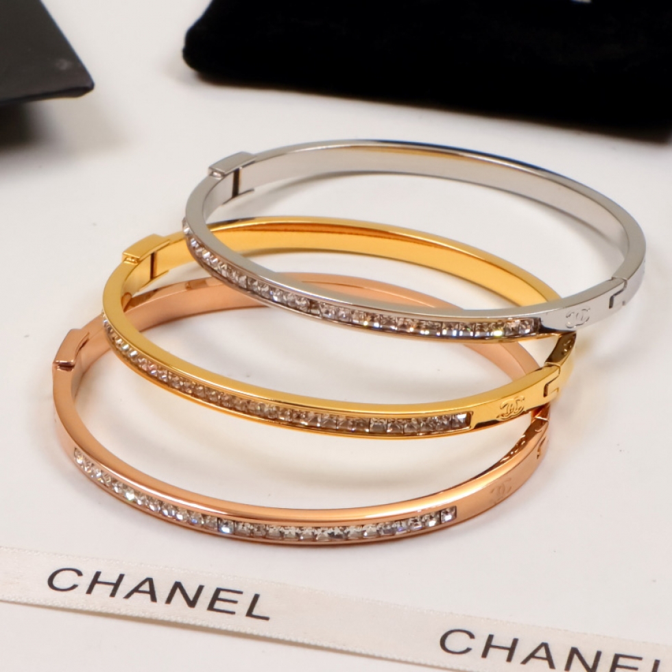 Replica Chanel alphabet single-row diamond bracelet