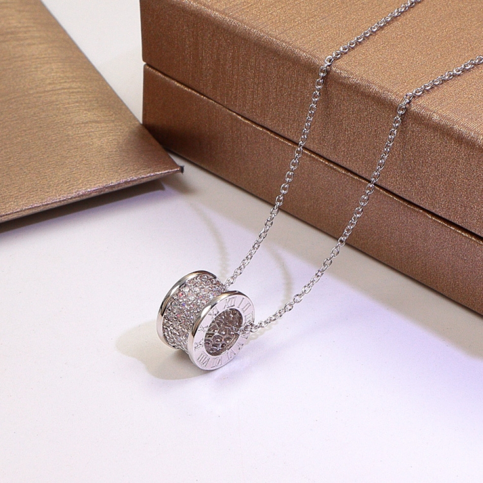 Replica Bvlgari Full Diamond Roman Numeral Circular Short Chain Women's Diamond Necklace
