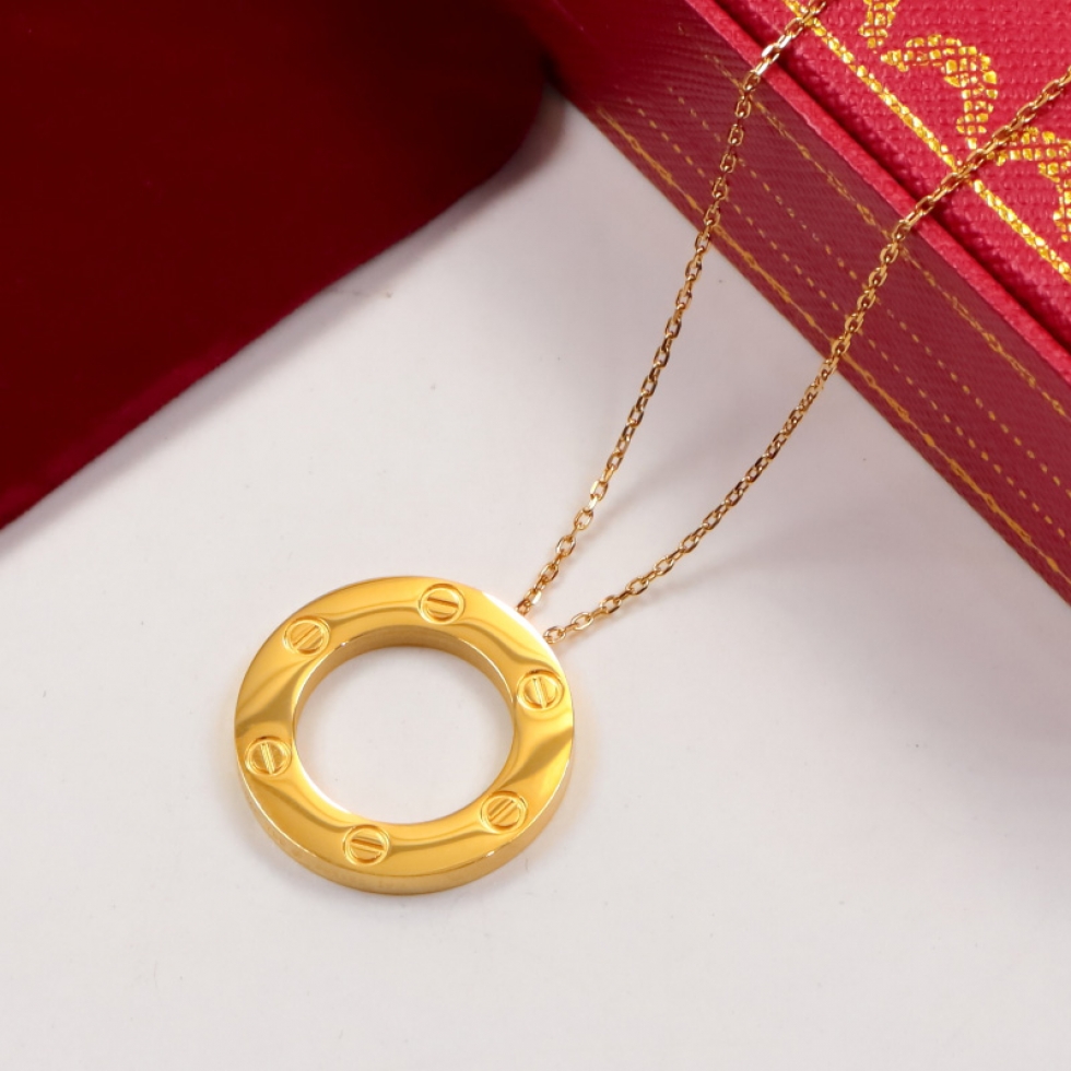 Replica Cartier new diamond-free letter large round cake pendant necklace