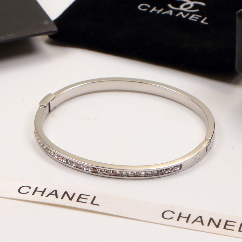 Replica Chanel alphabet single-row diamond bracelet