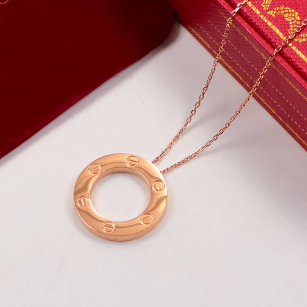 Replica Cartier new diamond-free letter large round cake pendant necklace