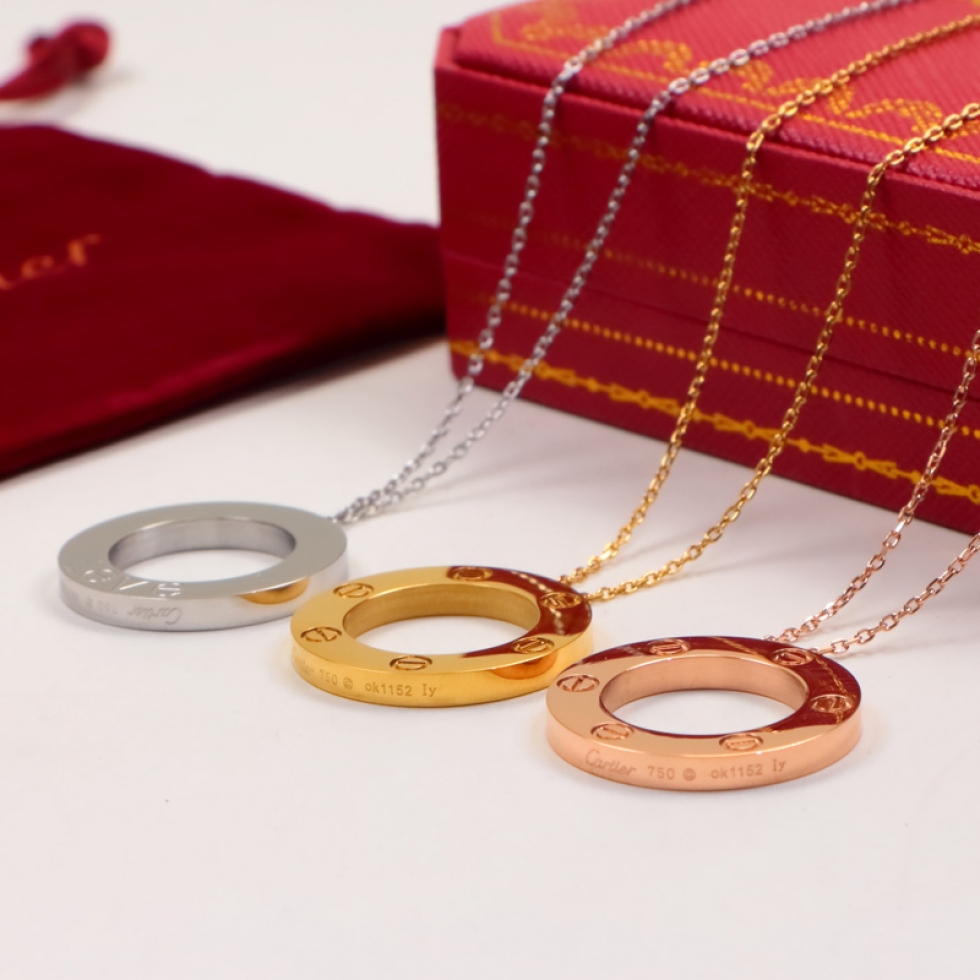 Replica Cartier new diamond-free letter large round cake pendant necklace