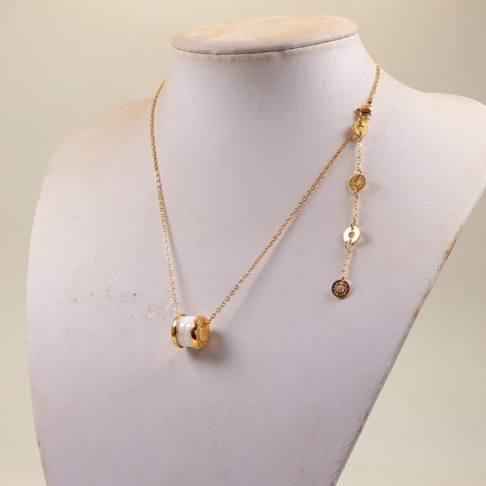 Replica Bvlgari wide round wheel ceramic titanium steel necklace