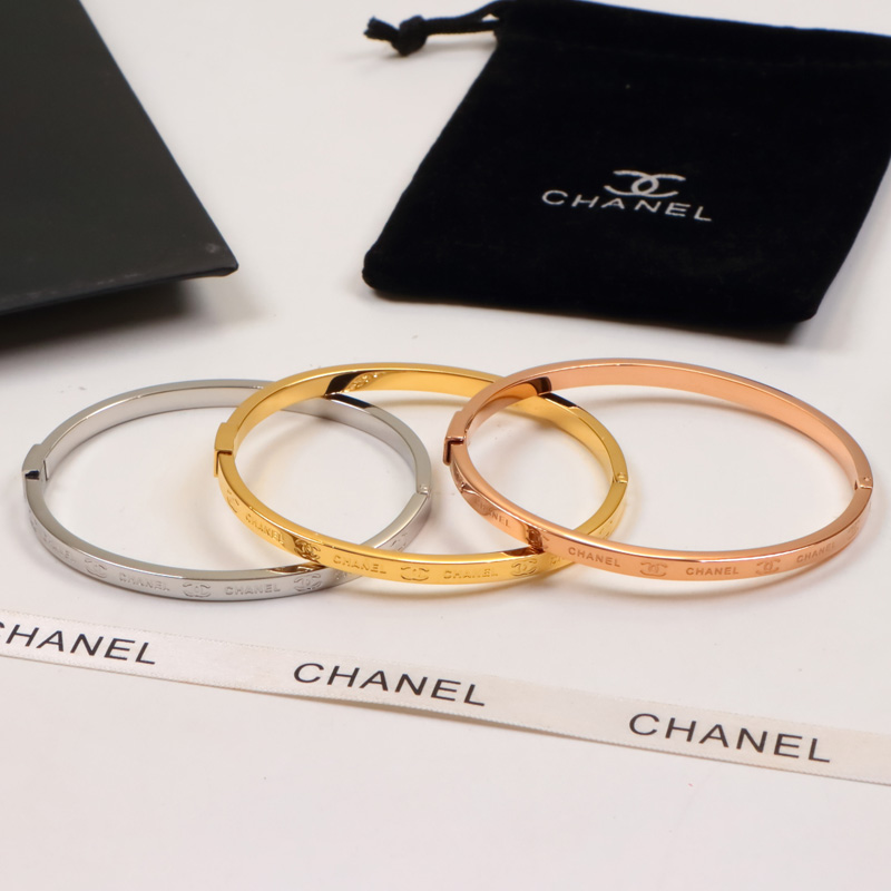 Replica Chanel alphabet single-row diamond bracelet