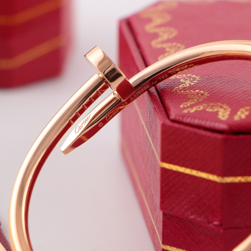 Replica Cartier engraved nail bracelet