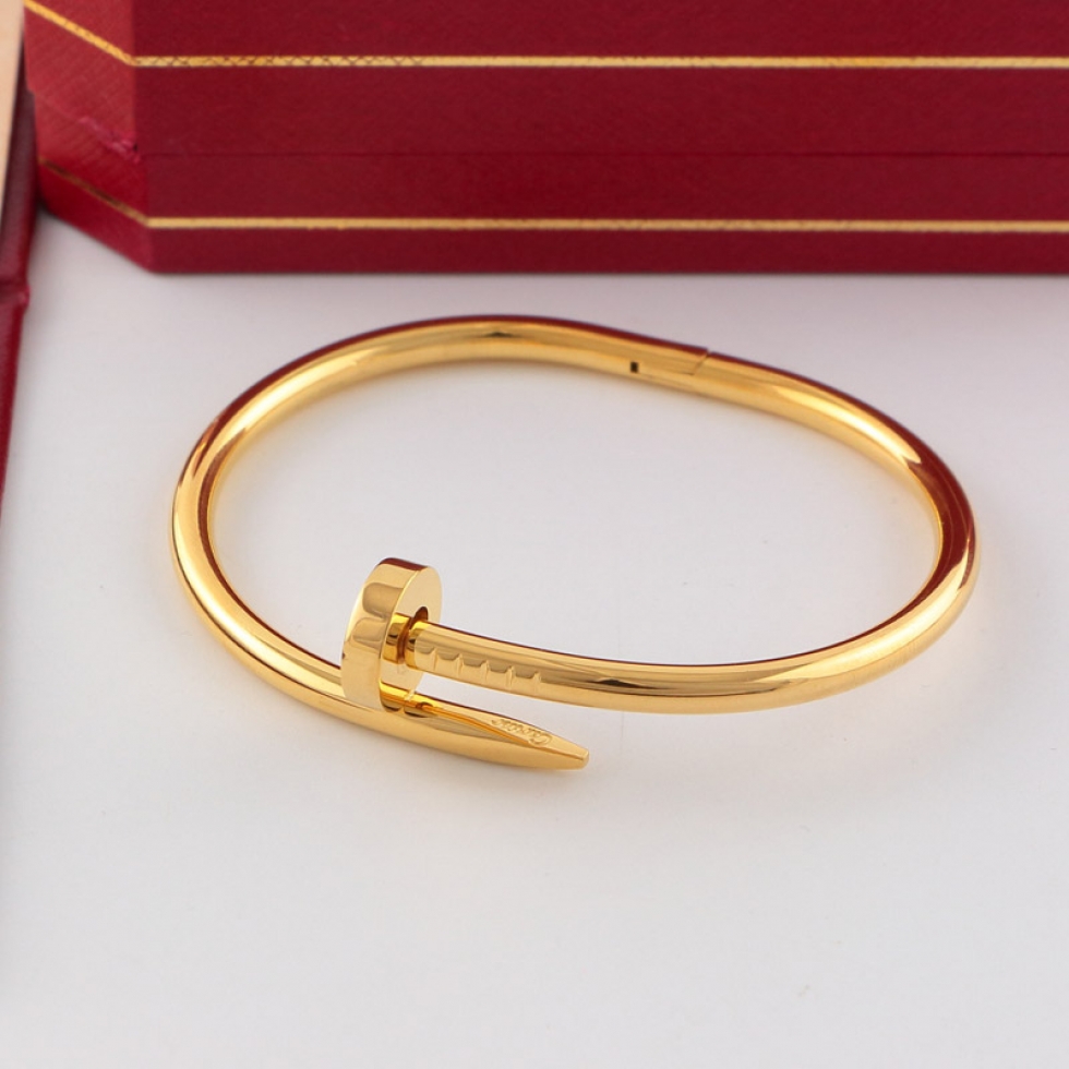 Replica Cartier engraved nail bracelet