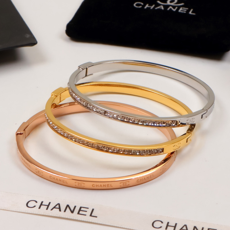 Replica Chanel alphabet single-row diamond bracelet