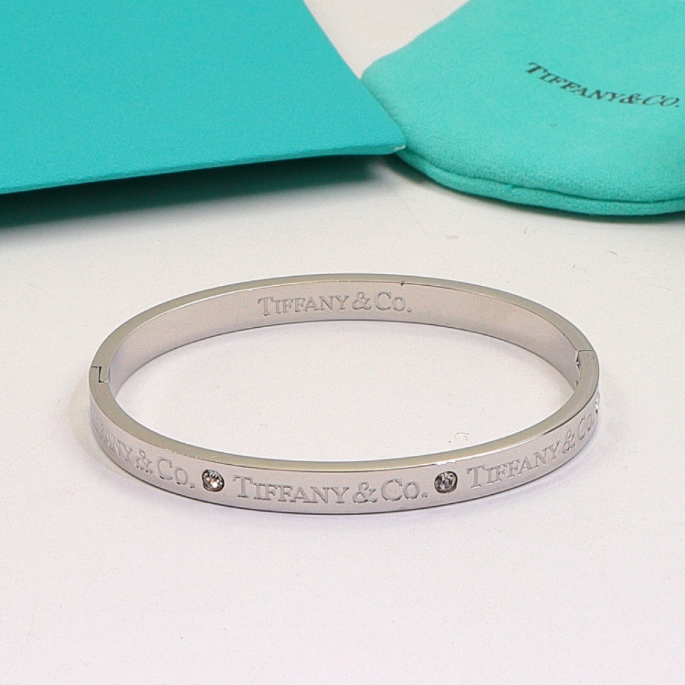 Replica Tiffany diamond-set letter bracelet
