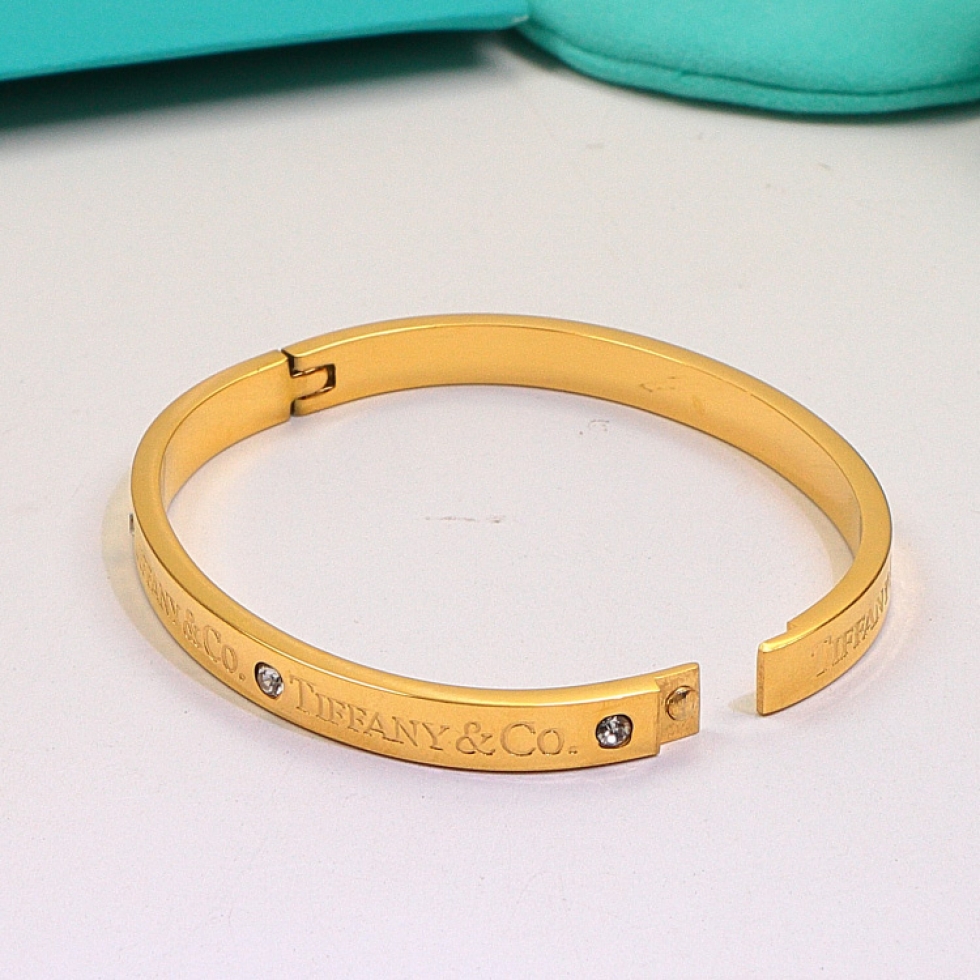 Replica Tiffany diamond-set letter bracelet