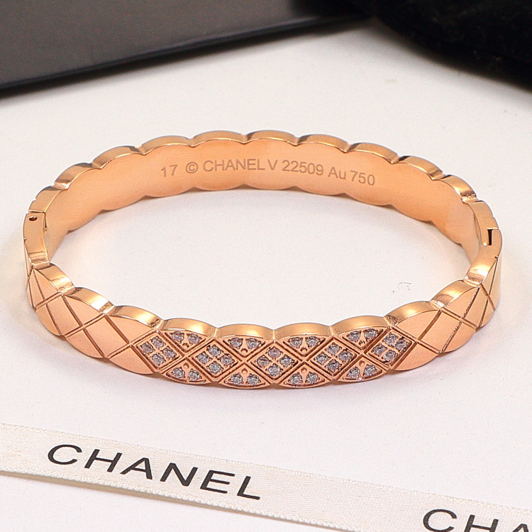 Replica Chanel diamond-set rhombus checkered bracelet