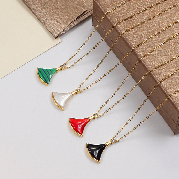 Replica Bvlgari Shell Fan Pendant Necklace