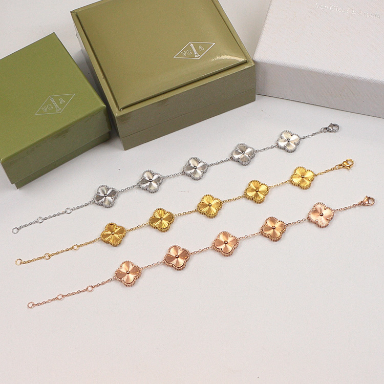 Replica Van Cleef & Arpels Clover Motif Five-Flower Bracelet
