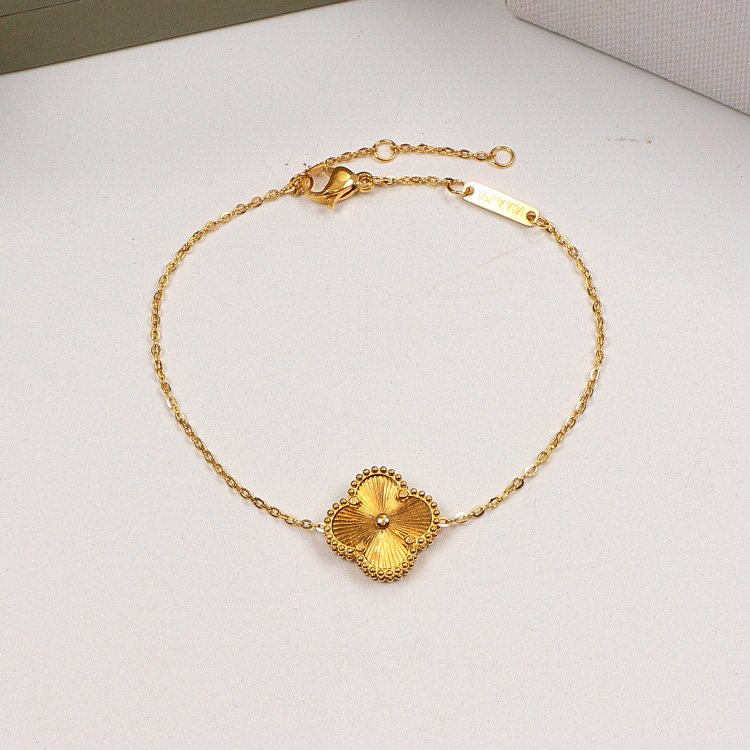Replica Van Cleef & Arpels Clover Motif Single Flower Bracelet