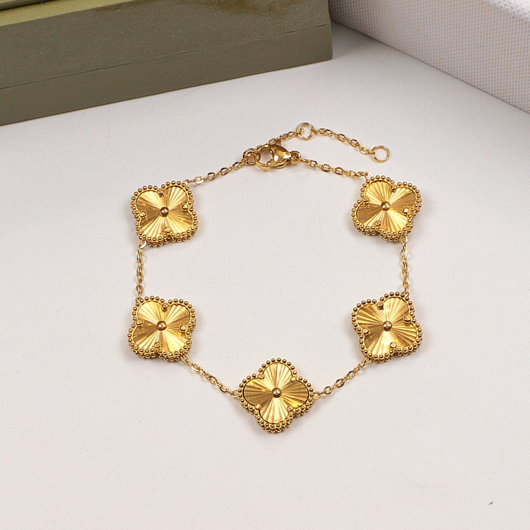 Replica Van Cleef & Arpels Clover Motif Five-Flower Bracelet