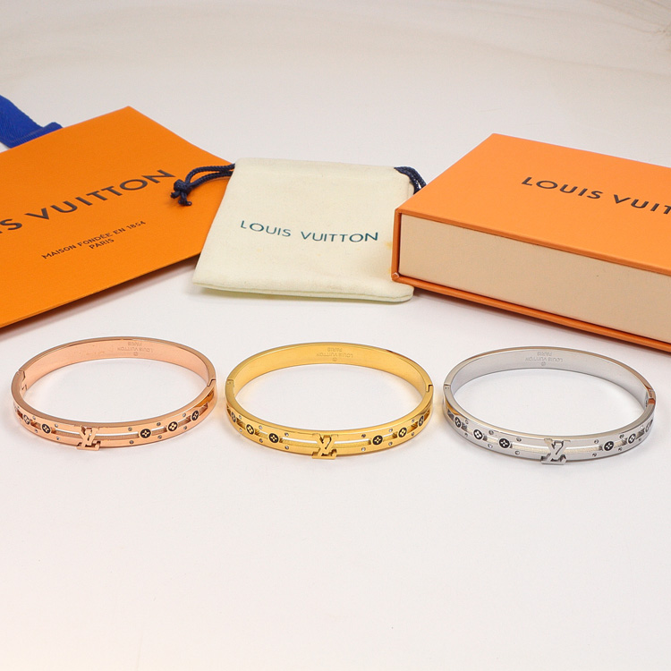 Replica LV diamond-studded 3D letter bracelet