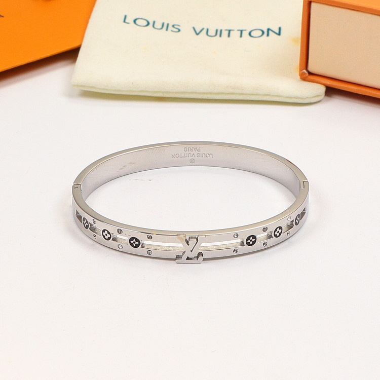 Replica LV diamond-studded 3D letter bracelet