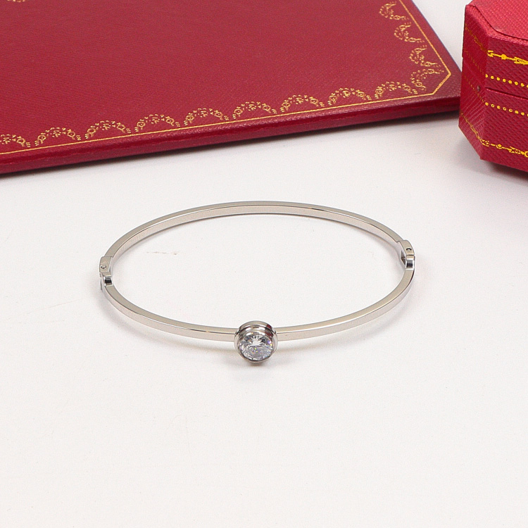 Replica Single diamond three-dimensional bracelet 18K