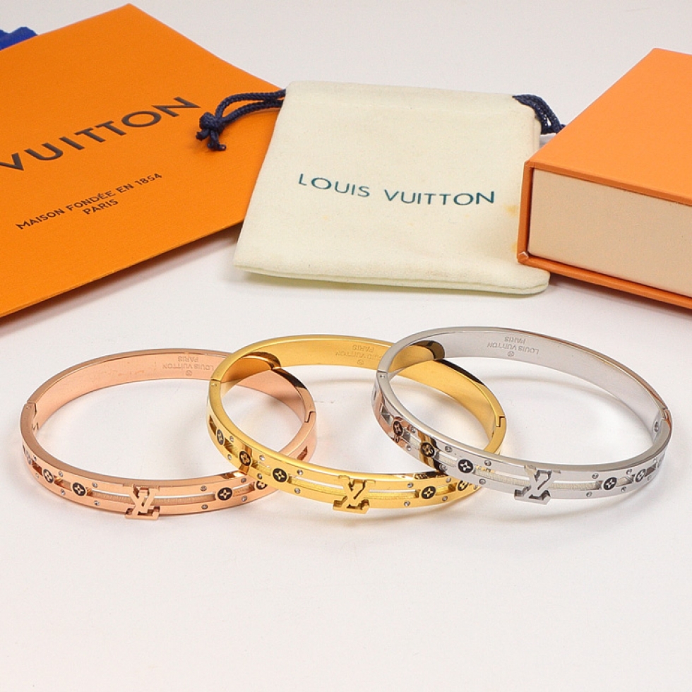 Replica LV diamond-studded 3D letter bracelet