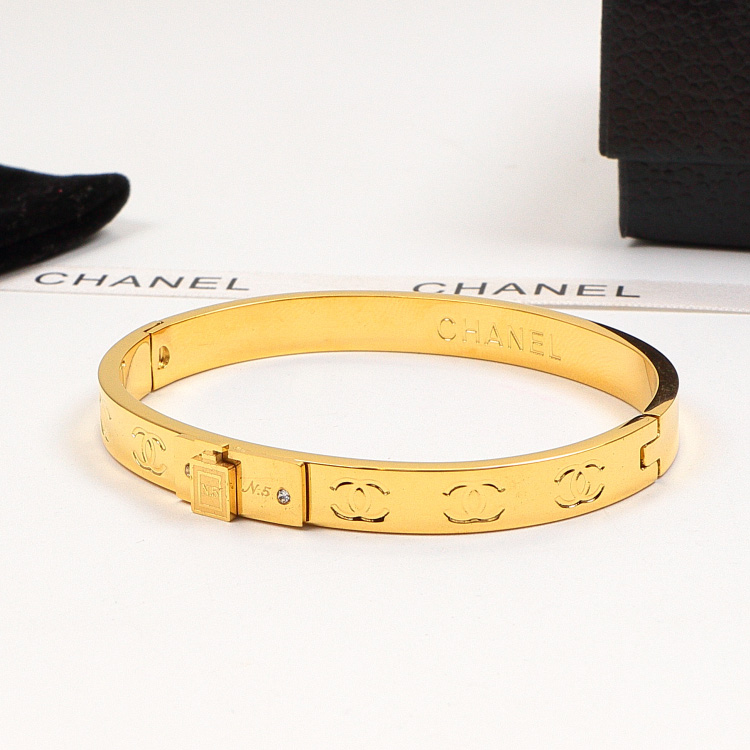 Replica Chanel 3D Perfume Bottle Diamond-Studded Bracelet
