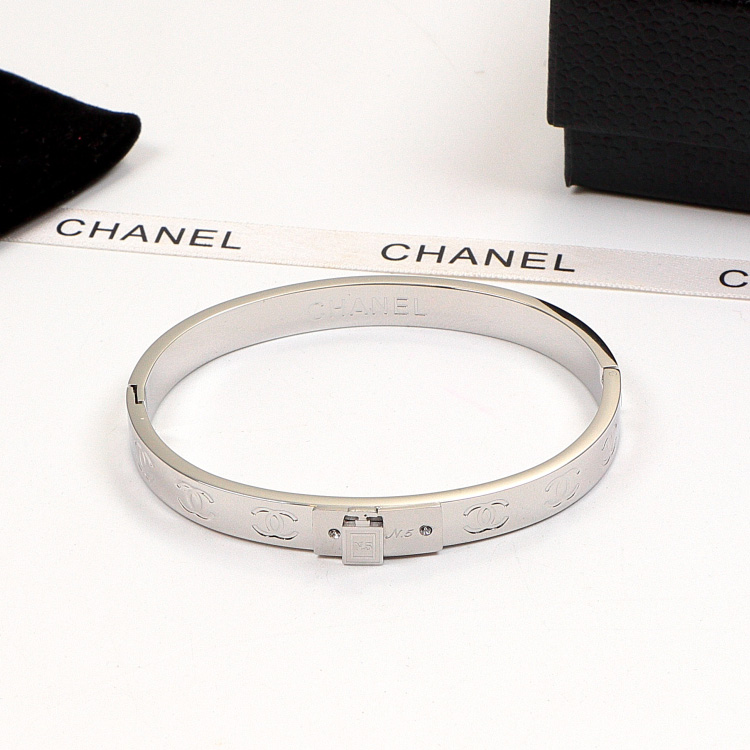 Replica Chanel 3D Perfume Bottle Diamond-Studded Bracelet