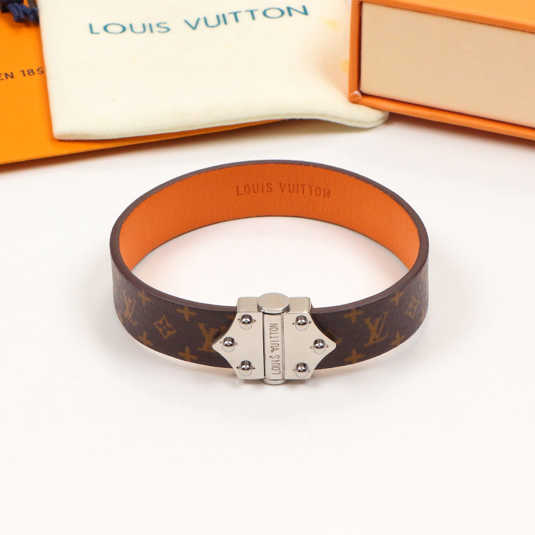 Replica LV Star Flower Leather 3D Studded Strap