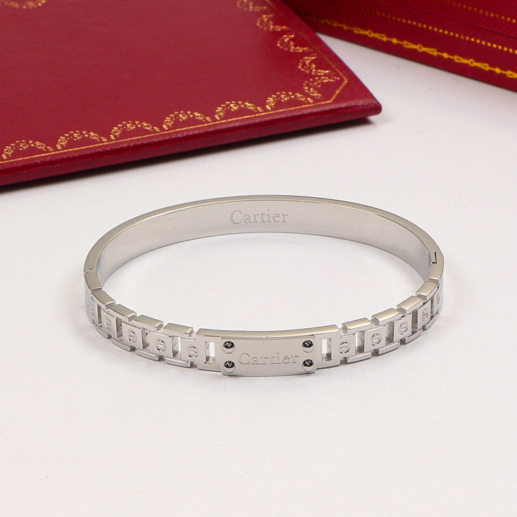 Replica Cartier square-shaped hollow bracelet