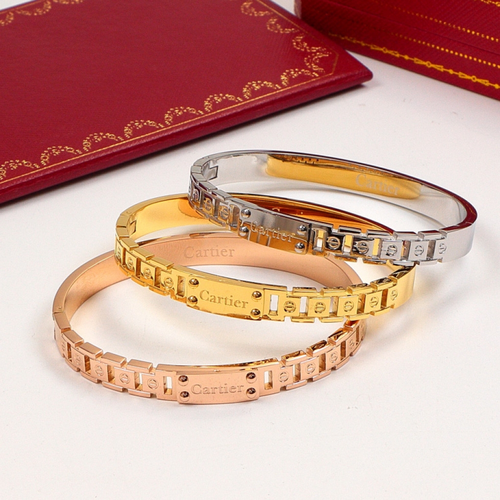 Replica Cartier square-shaped hollow bracelet