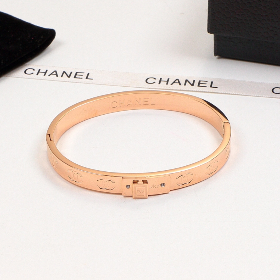 Replica Chanel 3D Perfume Bottle Diamond-Studded Bracelet