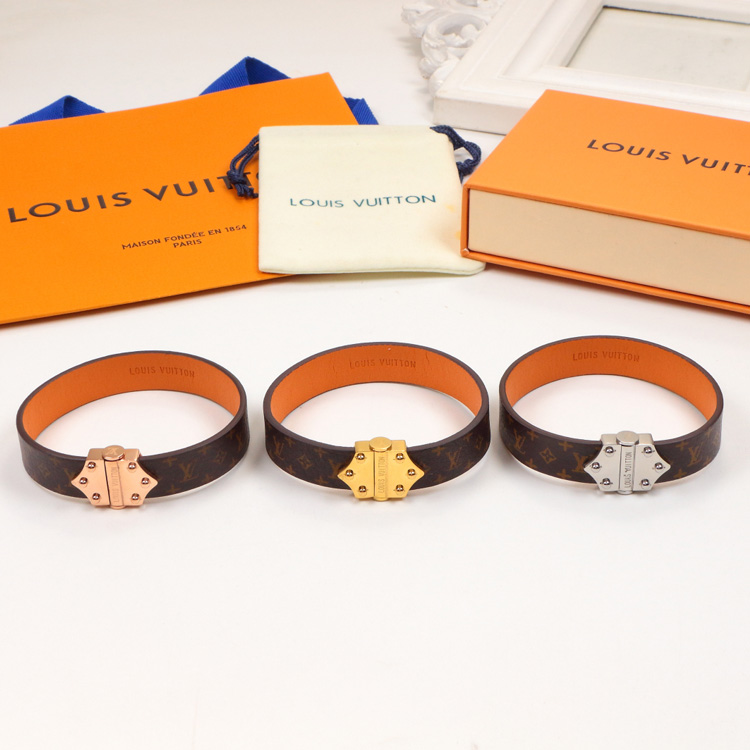 Replica LV Star Flower Leather 3D Studded Strap