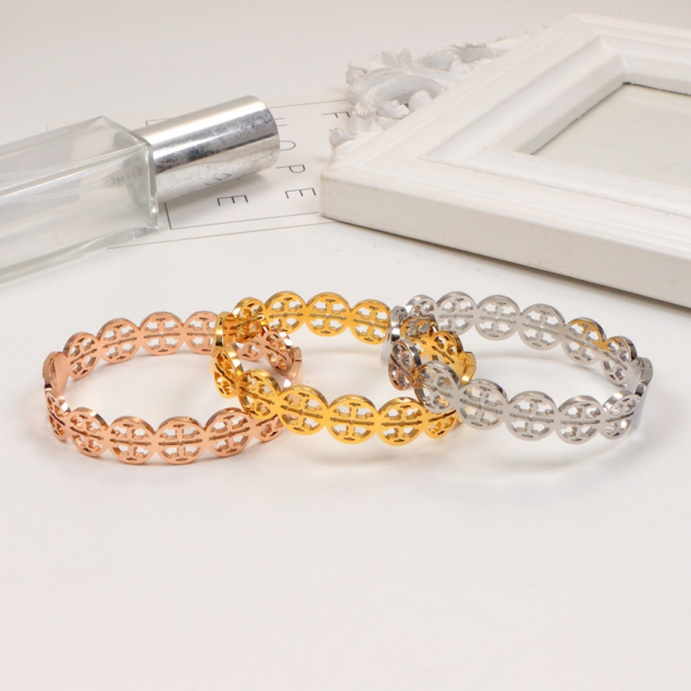 Replica Tory Burch three-dimensional hollow bracelet