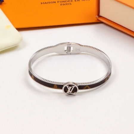 Replica LV serrated letter 3D leather bracelet