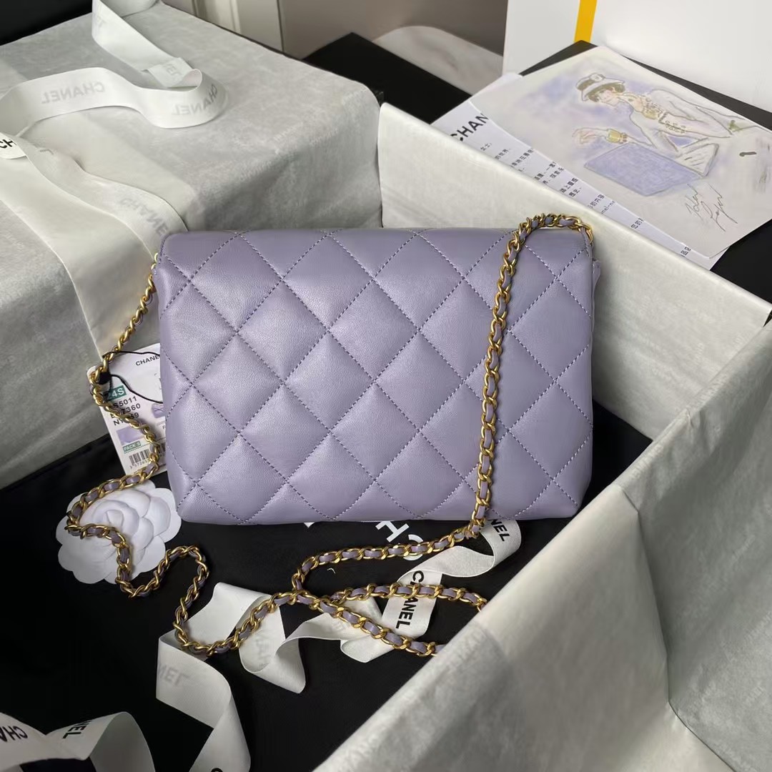 Replicate Chanel AS5011 Flap bag Shiny Lambskin Imitation Pearls Gold-Tone Metal Light Purple(1:1 replica)