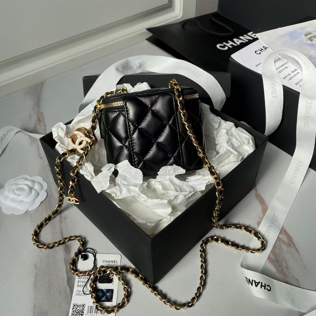 Replicate Chanel AP3941 Mini Vanity Case Lambskin Enamel Gold-Tone Metal Black(1:1 replica)