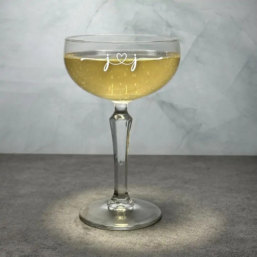 Engraved Retro Champagne or Martini Glass �C 8.25 oz �C Item QGE-499/601602