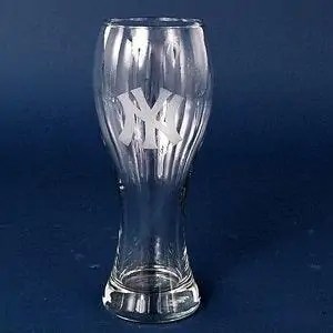 Engraved Giant Beer Glass �C 23 oz �C Item 207/1611