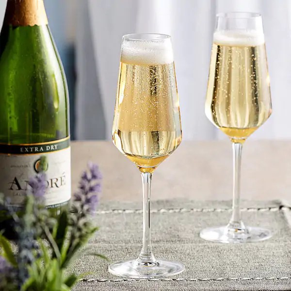 Engraved V. Juliette Champagne Flute �C Arc Cardinal �C Item #N5082