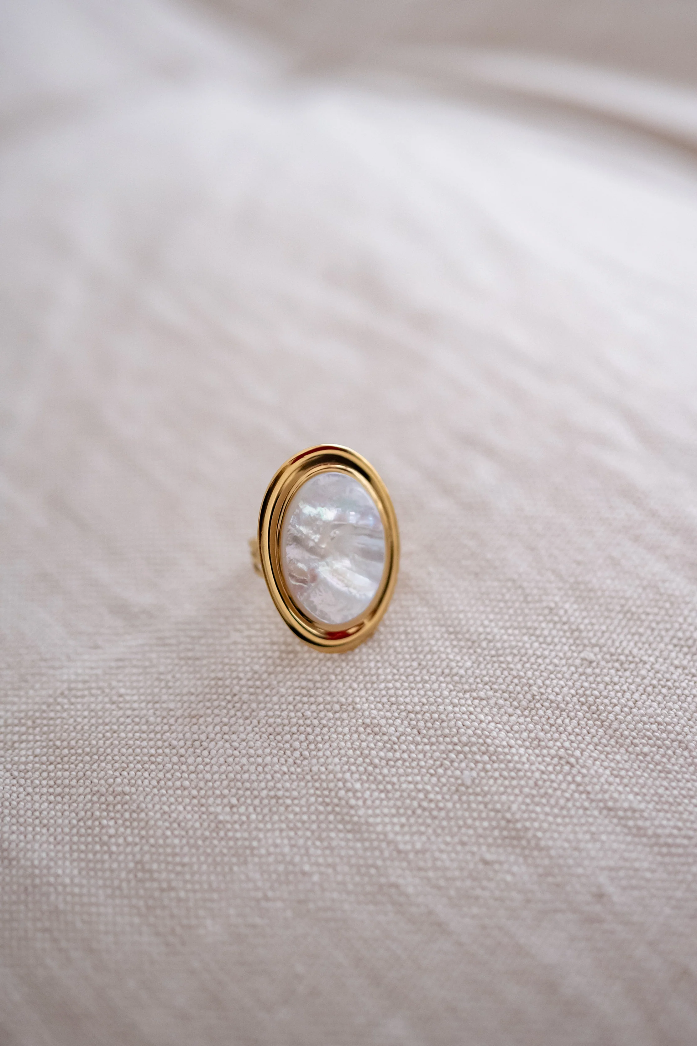 Ecru Gemel Ring