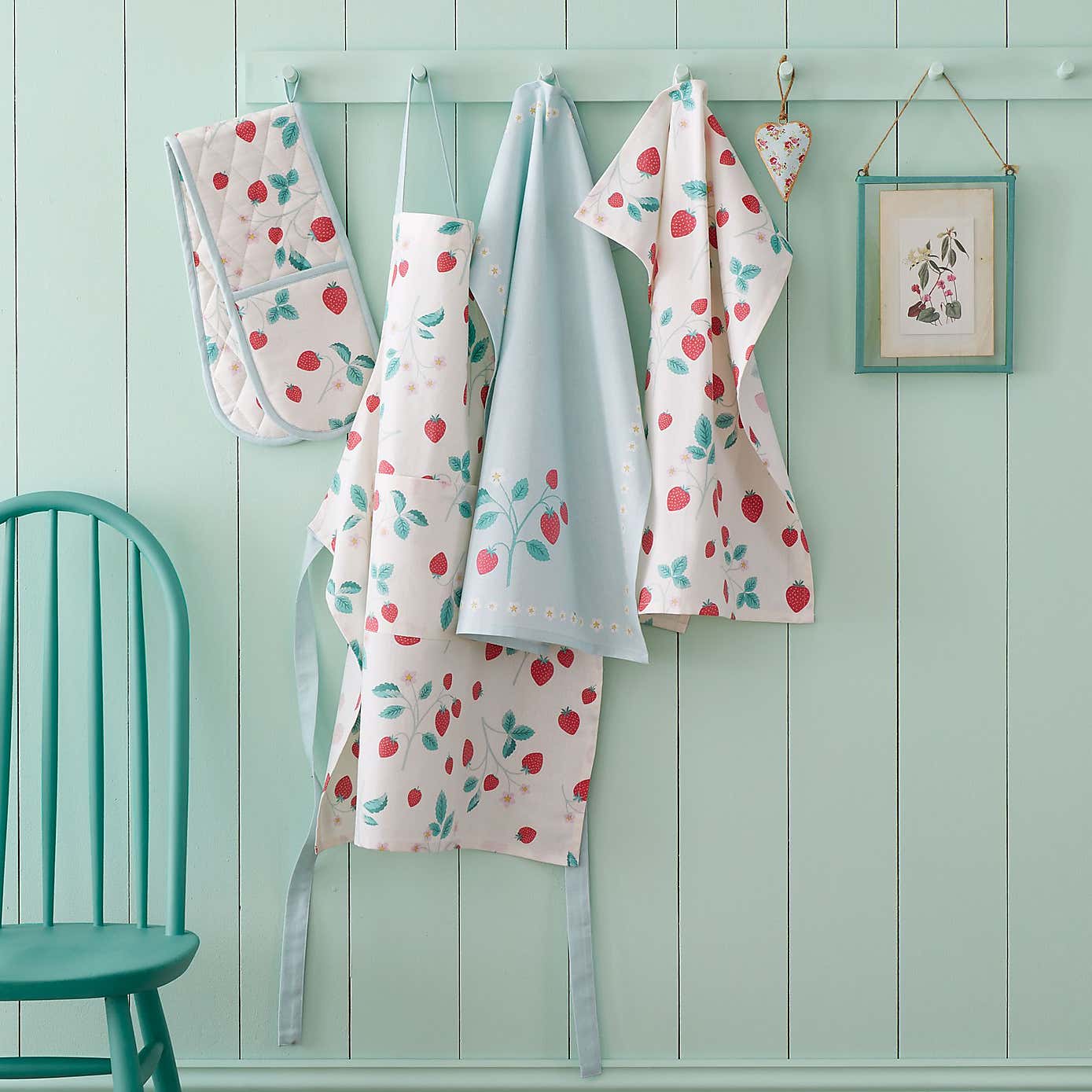 Catherine Lansfield Strawberry Garden Apron