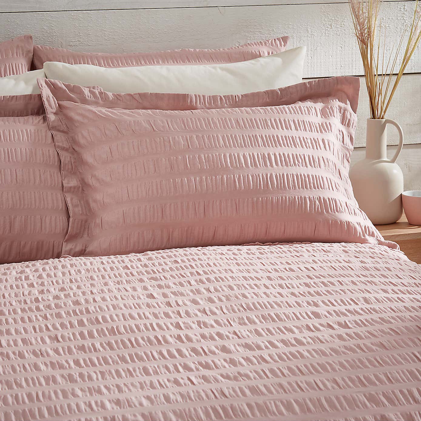Aria Seersucker Oxford Pillowcase