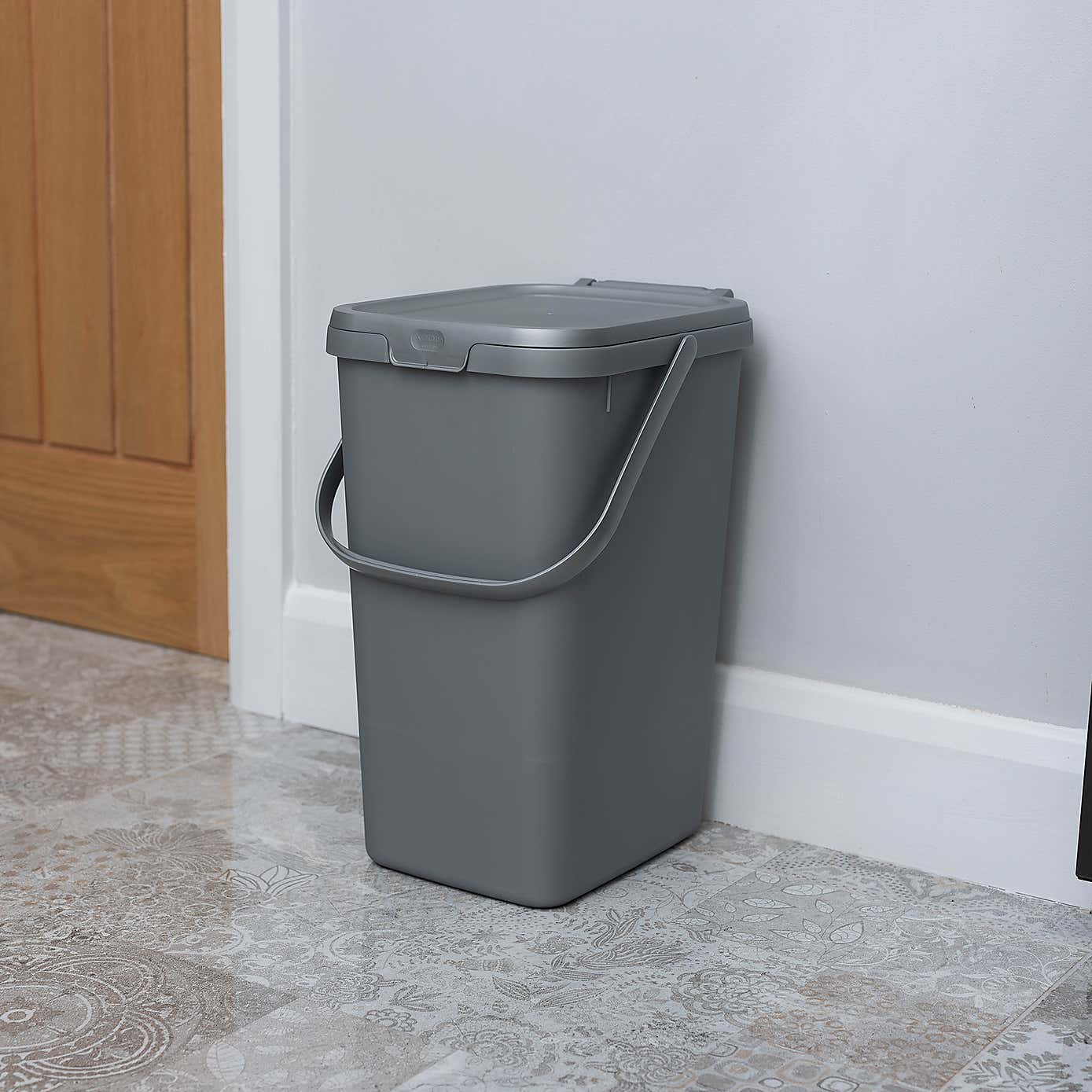 Stackable 18L Plastic Bin