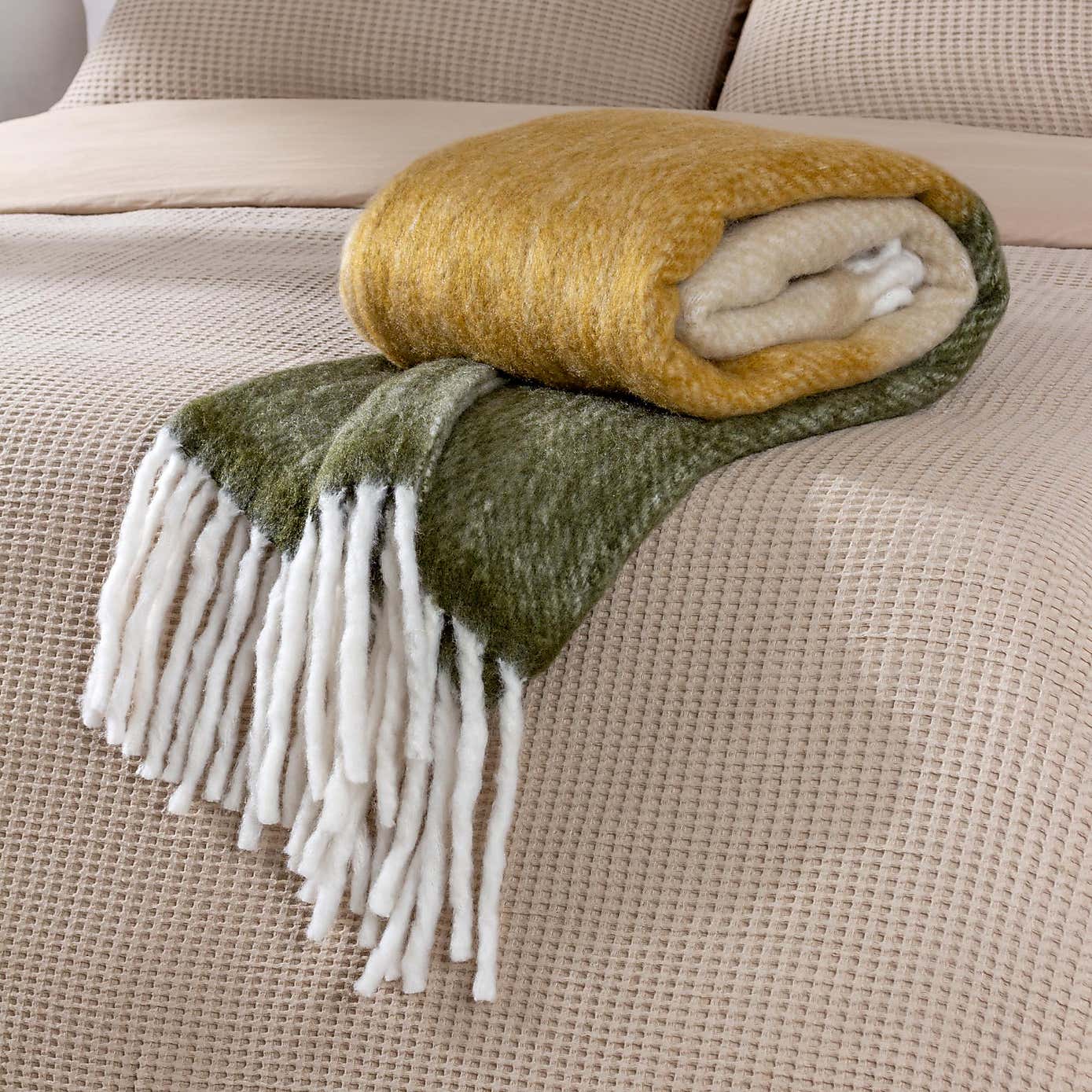 Rawton Ombre Throw 130cm x 180cm